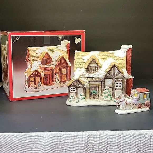 Vintage Christmas Porcelain House Village Bisque Light M5035 Studio Five - Picture 1 of 13